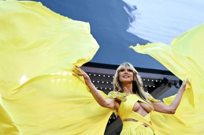 356173779_heidi-klum-la-passion-de-dodin-bouffant-red-carpet-at-the-76th-annual-cannes-f.jpg