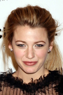 63403893_blake_lively_2008_chanel_night_of_diamonds_001.jpg