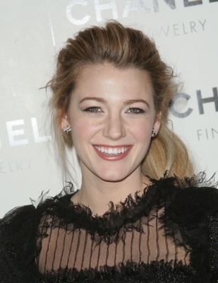 63403923_blake_lively_2008_chanel_night_of_diamonds_006.jpg
