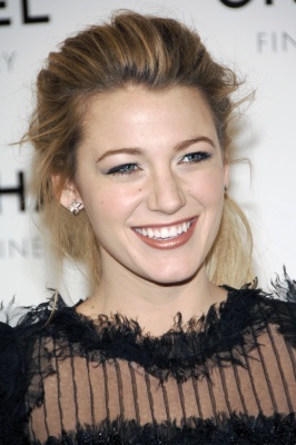 63403928_blake_lively_2008_chanel_night_of_diamonds_007.jpg
