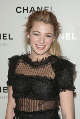 63403972_blake_lively_2008_chanel_night_of_diamonds_019.jpg