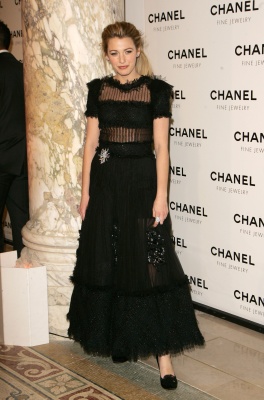 63404098_blake_lively_2008_chanel_night_of_diamonds_046.jpg