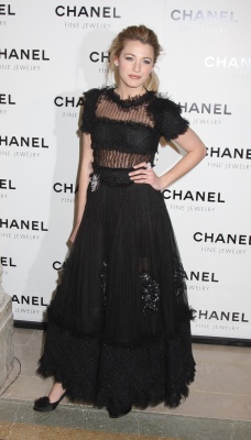 63404099_blake_lively_2008_chanel_night_of_diamonds_047.jpg
