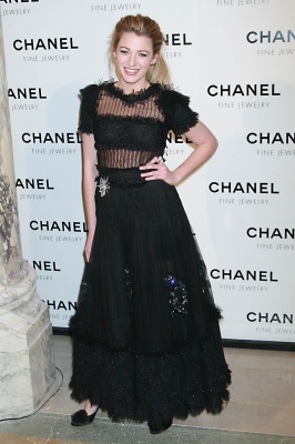 63404101_blake_lively_2008_chanel_night_of_diamonds_049.jpg