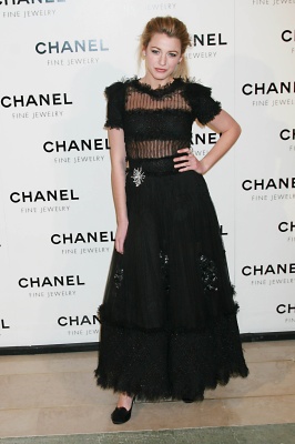 63404103_blake_lively_2008_chanel_night_of_diamonds_051.jpg