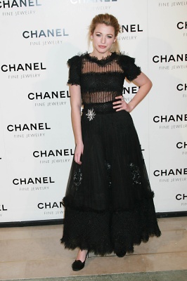 63404104_blake_lively_2008_chanel_night_of_diamonds_052.jpg