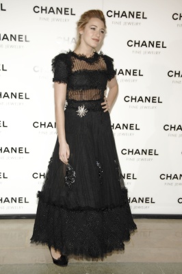 63404144_blake_lively_2008_chanel_night_of_diamonds_074.jpg