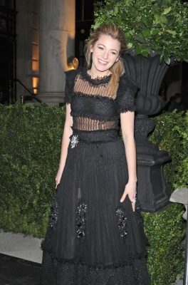 63404161_blake_lively_2008_chanel_night_of_diamonds_081.jpg