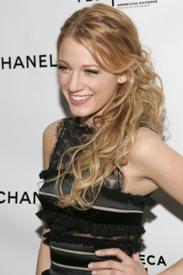 63404656_blake_lively_2008_chanel_tribeca_film_dinner_party_008.jpg