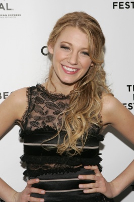 63404664_blake_lively_2008_chanel_tribeca_film_dinner_party_011.jpg
