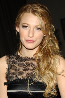 63404712_blake_lively_2008_chanel_tribeca_film_dinner_party_031.jpg