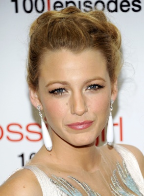 69682090_cu_blake_lively_gossip_girl_100th_episode_celebration_in_new_york_city_03.jpg