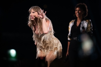 taylor_0017~0.jpg