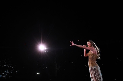 taylor_0006~0.jpg