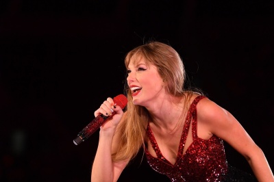 taylor_0009~0.jpg