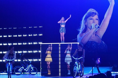 taylor_0021~0.jpg