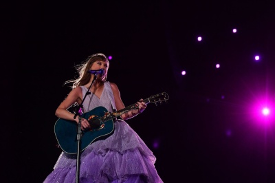 taylor_0027~0.jpg