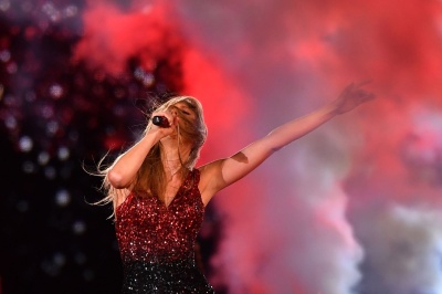 taylor_0041~0.jpg