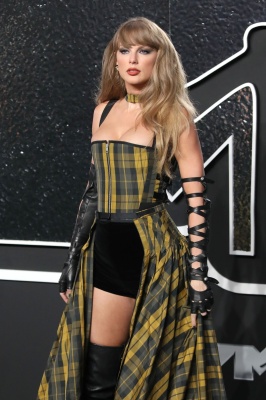 TAYLOR_0030~0.jpg