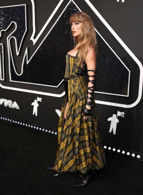 TAYLOR_0045.jpg