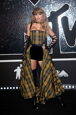 TAYLOR_0054~0.jpg