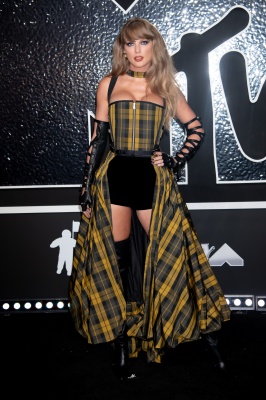 TAYLOR_0055~0.jpg