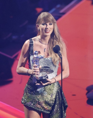 TAYLOR_0066~0.jpg