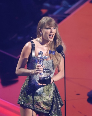 TAYLOR_0068~0.jpg