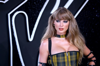 TAYLOR_0077~0.jpg