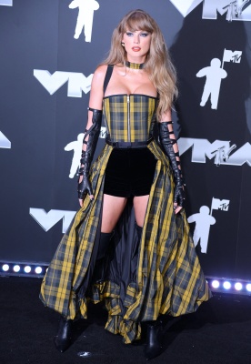 TAYLOR_0083~0.jpg