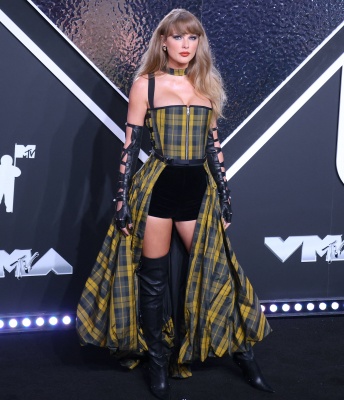 TAYLOR_0085~0.jpg