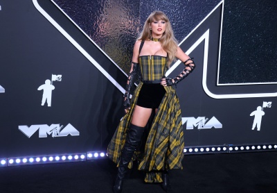 TAYLOR_0087~0.jpg