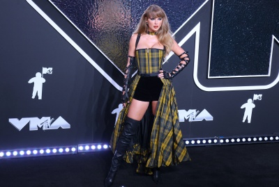 TAYLOR_0089~0.jpg