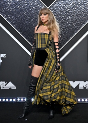 TAYLOR_0113~0.jpg