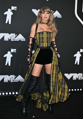 TAYLOR_0144.jpg
