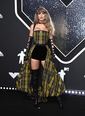 TAYLOR_0150~0.jpg