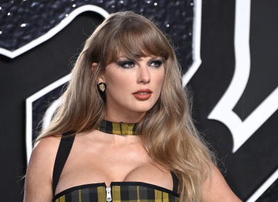 TAYLOR_0157~0.jpg
