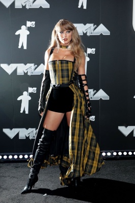 TAYLOR_0203.jpg