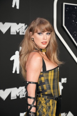 TAYLOR_0232.jpg