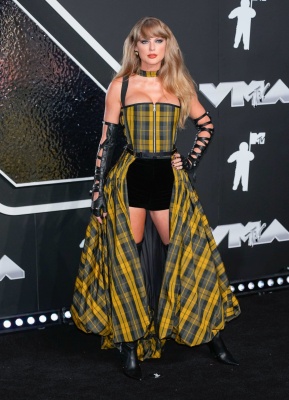 TAYLOR_0242.jpg