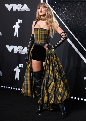 TAYLOR_0247~0.jpg