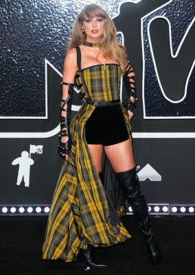 TAYLOR_0251.jpg