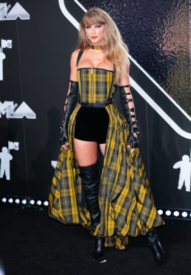 TAYLOR_0255.jpg