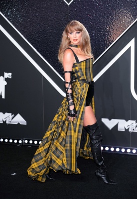TAYLOR_0256.jpg