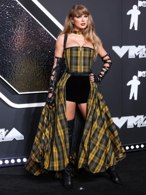 TAYLOR_0272~0.jpg