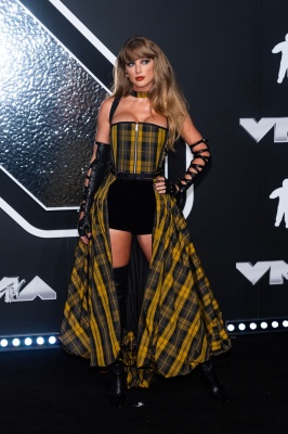 TAYLOR_0275.jpg