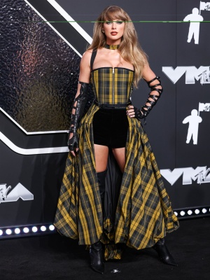 TAYLOR_0278~0.jpg