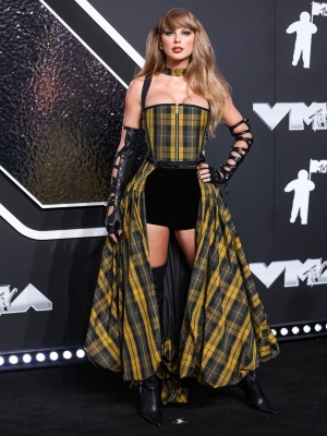 TAYLOR_0279~0.jpg