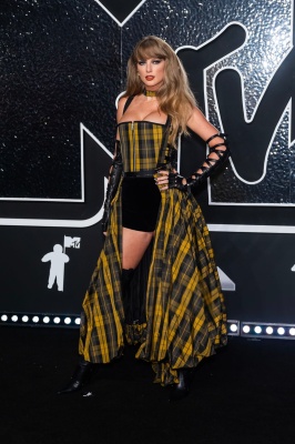 TAYLOR_0281.jpg