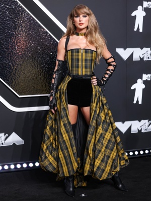 TAYLOR_0283~0.jpg